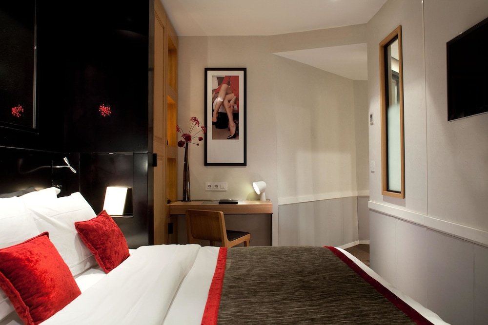 Hotel Marceau Champs Elysees - Tap to explore photos