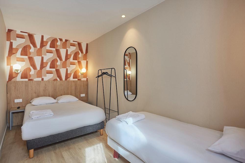Merryl hotel Room Type - Triple Room Merryl hotel Room Type - Triple Room