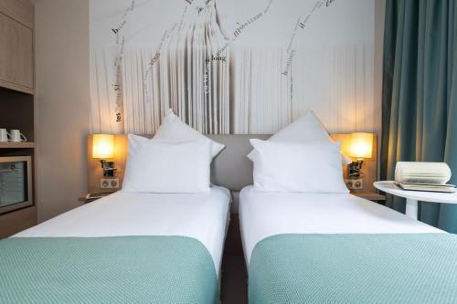 Mercure Paris Montparnasse Raspail - Tap to explore photos