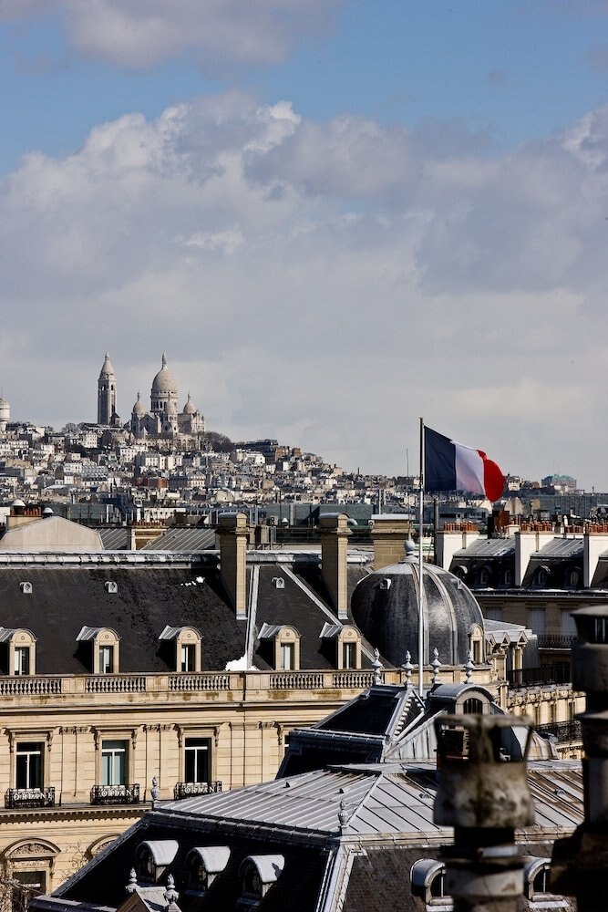 Hotel Marignan Champs - Elysées Room Type - Suite, City View (Family and Friends)