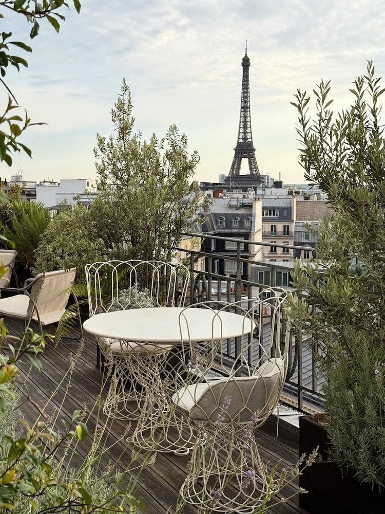 Hotel Marignan Champs - Elysées Room Type - Suite