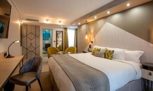 Best Western Plus Opera Batignolles Room Type - Suite, 1 King Bed