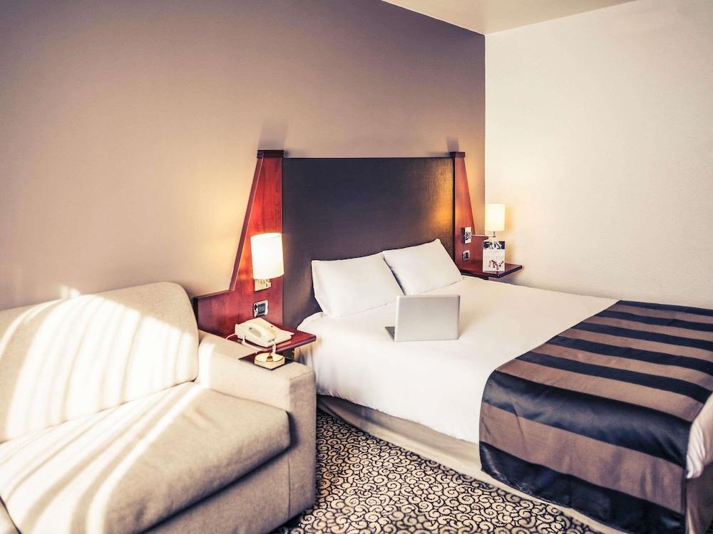 Mercure Paris Val de Fontenay Room Type - Family Room, 1 Double Bed with Sofa bed Mercure Paris Val de Fontenay Room Type - Family Room, 1 Double Bed with Sofa bed