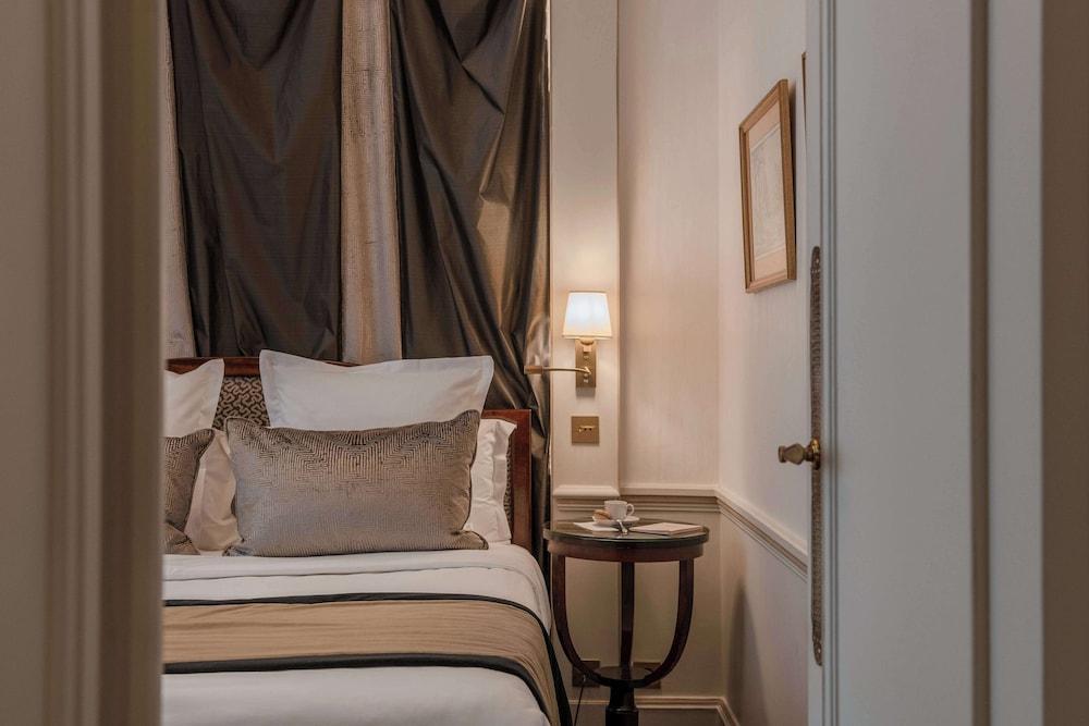 Hotel Napoleon Room Type - Superior Room