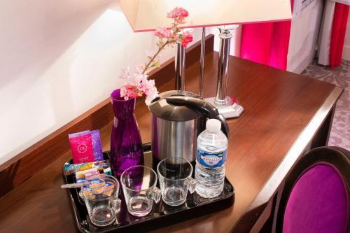 Best Western Anjou Lafayette Opera Room Type - Superior Room with One Queen and One Single Bed