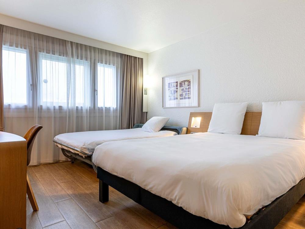 Mercure Paris Le Bourget Room Type - Standard Room, 1 Double Bed with Sofa bed, Non Smoking Mercure Paris Le Bourget Room Type - Standard Room, 1 Double Bed with Sofa bed, Non Smoking