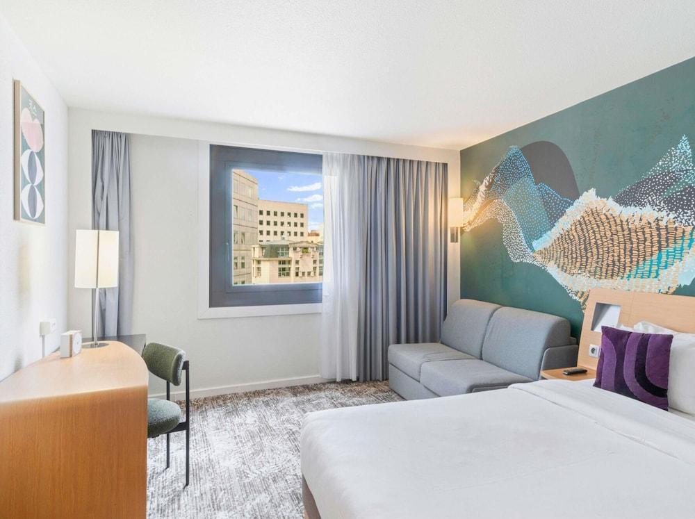 Novotel Paris Sud Porte de Charenton Room Type - Classic Room - 1 double bed and 1 double sofa bed