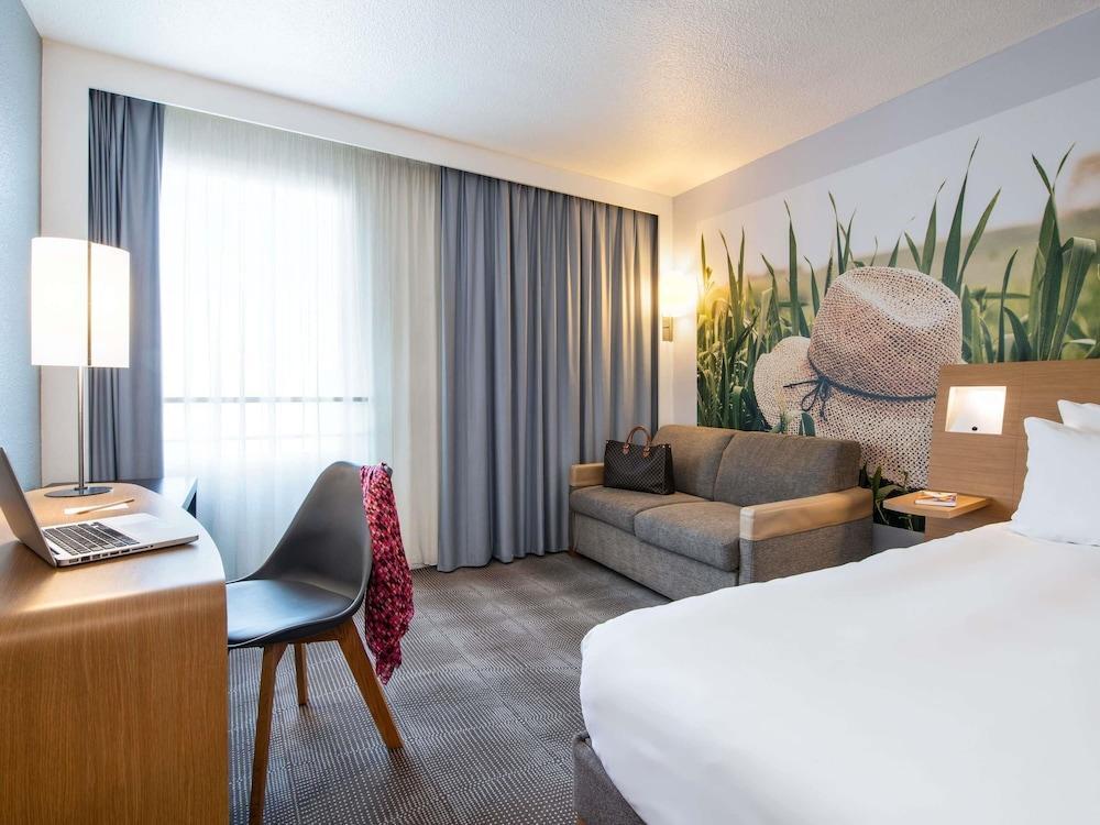 Novotel Paris Est Room Type - Superior Room, 1 Double Bed with Sofa bed