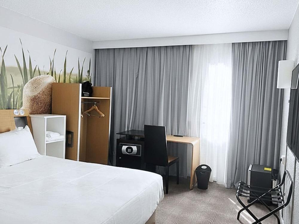 Novotel Paris Est Room Type - Superior Room, 1 Double Bed