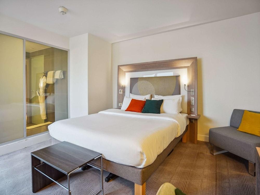 Novotel Paris Gare De Lyon - Tap to explore photos