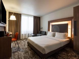 Novotel Paris Gare De Lyon Room Type - Standard Double Room with Queen Size Bed Novotel Paris Gare De Lyon Room Type - Standard Double Room with Queen Size Bed
