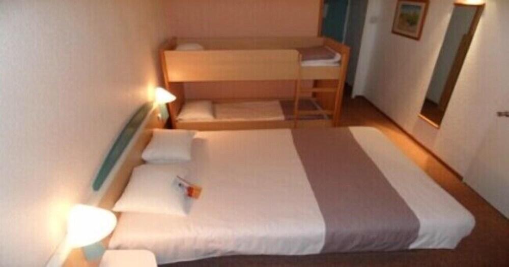 ibis Marne La Vallée Noisy Room Type - Standard Quadruple Room, Multiple Beds