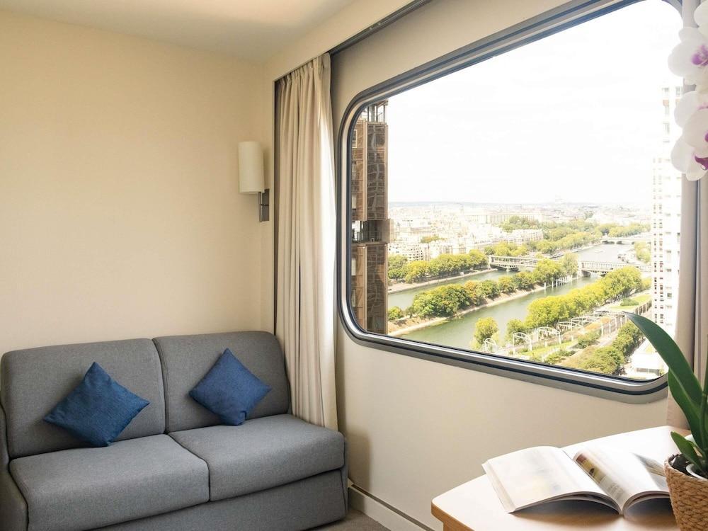 Novotel Paris Centre Tour Eiffel Room Type - Executive Room - 1 queen-size bed and 1 single sofa bed