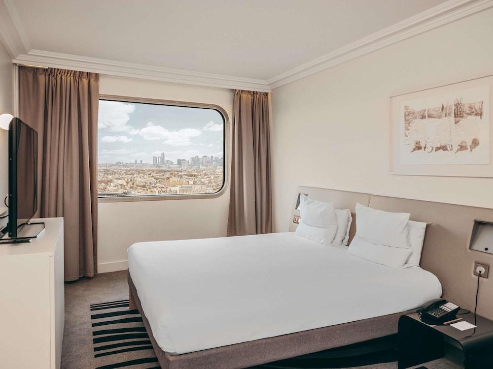 Novotel Paris Centre Tour Eiffel Room Type - Executive Suite, 1 Queen Bed