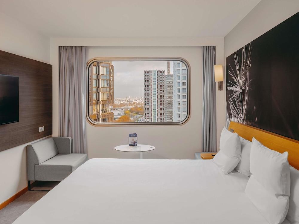 Novotel Paris Centre Tour Eiffel Room Type - Classic Room - 1 queen-size bed