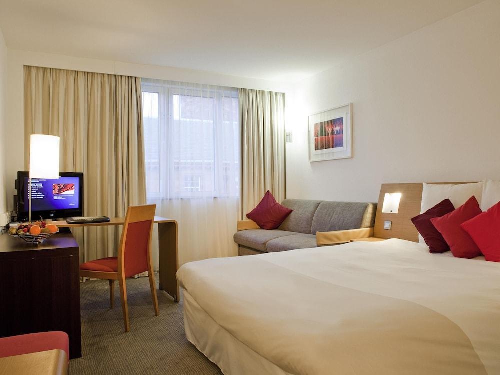 Novotel Paris Pont De Sevres Room Type - Family Classic Room with 1 double bed and 1 single sofa bed