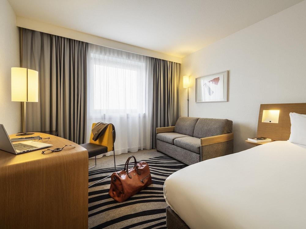 Novotel Marne-La-Vallée Noisy-Le-Grand Room Type - Classic Room, 1 Queen Bed, Accessible