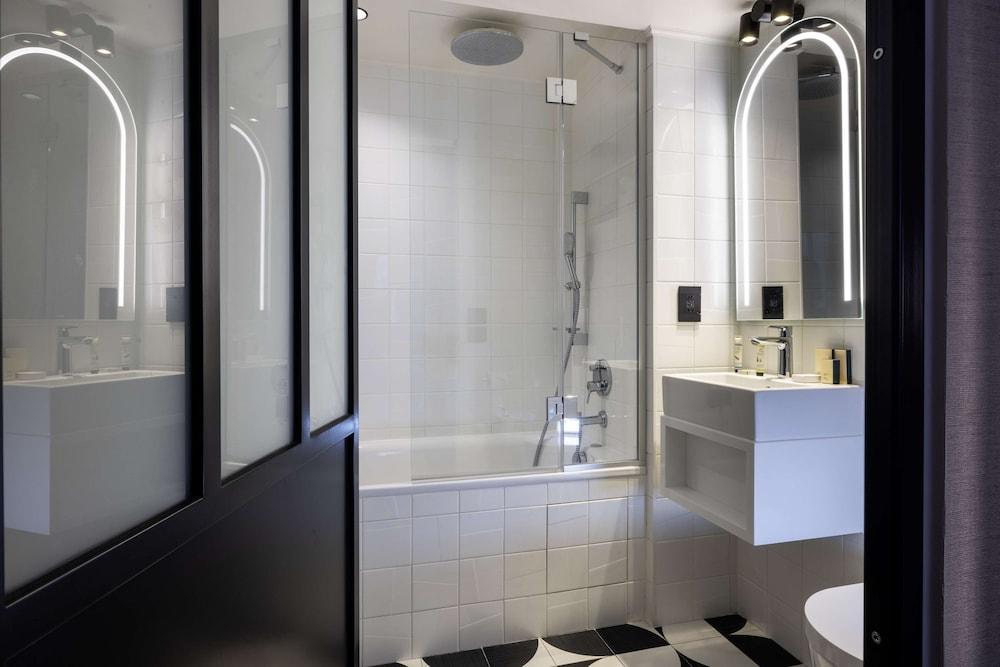 Best Western Bretagne Montparnasse Room Type - Superior Room, 2 Twin Beds, Non Smoking