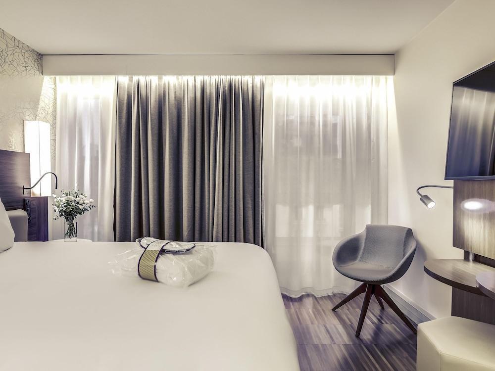 Mercure Paris Arc de Triomphe Etoile Room Type - Privilege Room with 1 double bed