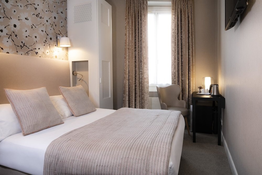 Hôtel Plaza Etoile Room Type - Superior Double or Twin Room