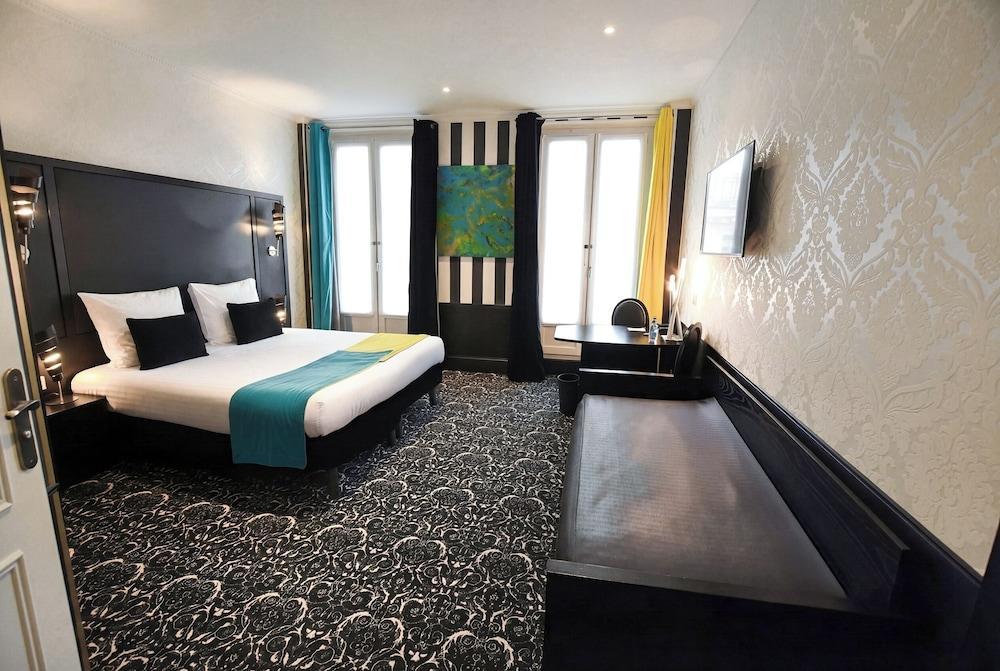 Hotel Peyris Opera Room Type - Privilege triple room