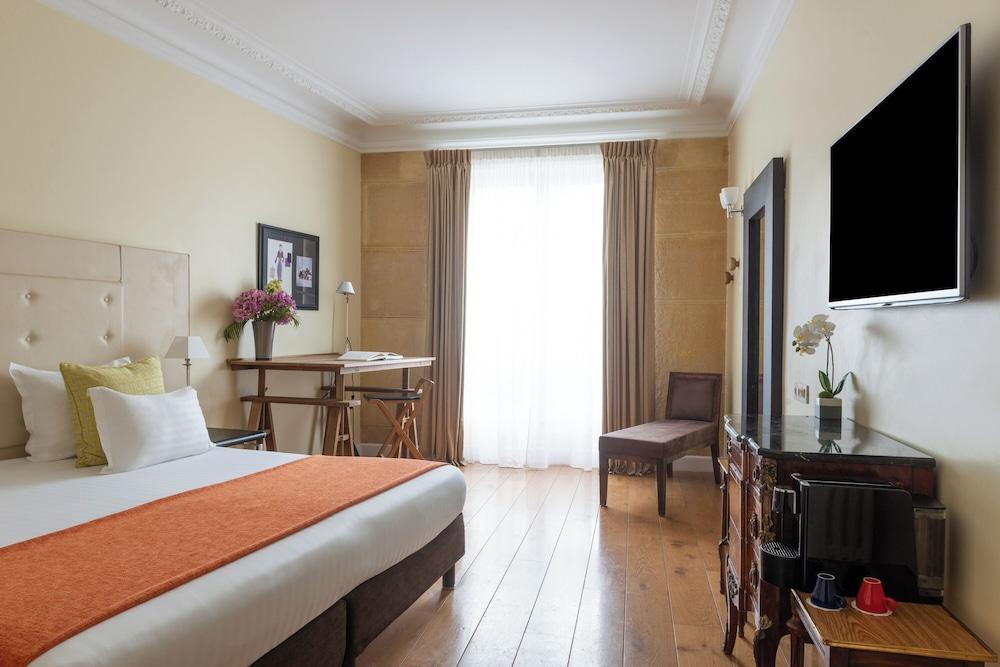 Hôtel Le 123 Elysées - Astotel Room Type - Family Room ( 2 Rooms) - Complimentary soft minibar,courtesy tray,Chromecast and digital press