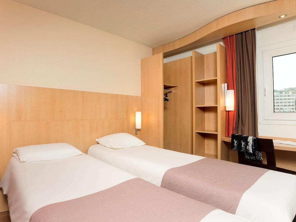 ibis Paris Issy Les Moulineaux Val de Seine - Tap to explore photos