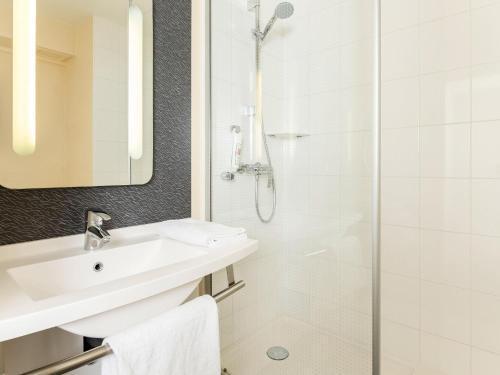 ibis Paris Issy Les Moulineaux Val de Seine Room Type - Standard Room with two single beds