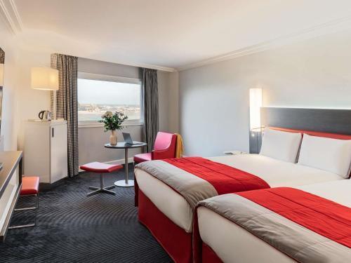 Mercure Paris CDG Airport & Convention - Tap to explore photos