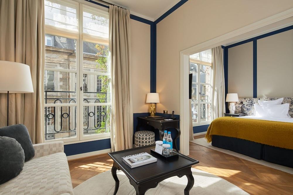 Pavillon de la Reine & Spa, Place des Vosges Room Type - Junior Suite (Prestige) Pavillon de la Reine & Spa, Place des Vosges Room Type - Junior Suite (Prestige)
