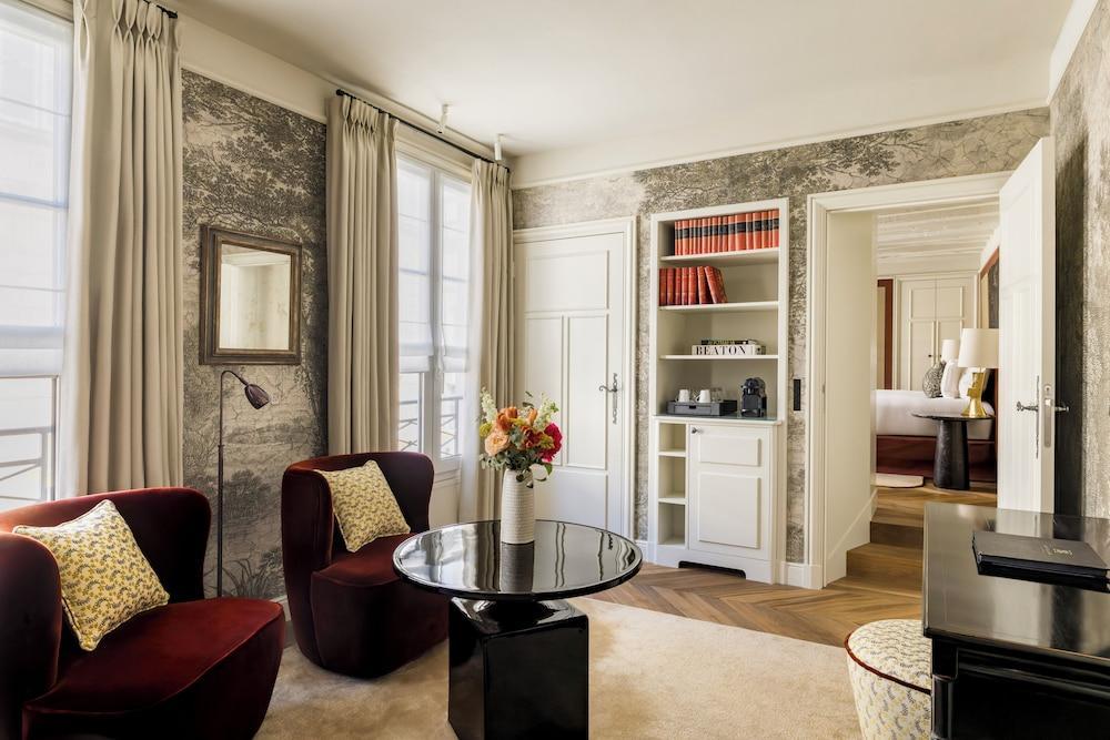 Pavillon de la Reine & Spa, Place des Vosges Room Type - Family Suite