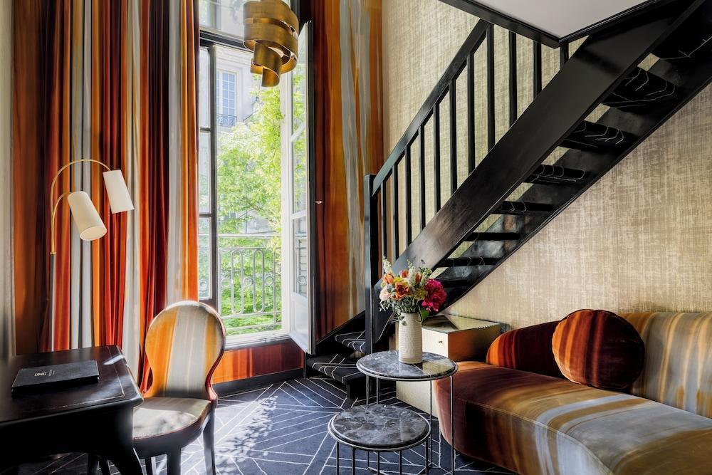 Pavillon de la Reine & Spa, Place des Vosges Room Type - Deluxe Room