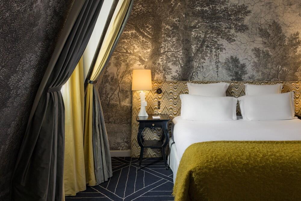 Pavillon de la Reine & Spa, Place des Vosges Room Type - Family Quadruple Room