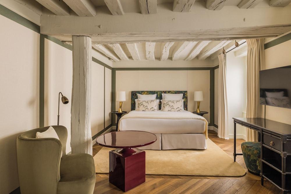 Pavillon de la Reine & Spa, Place des Vosges Room Type - Junior Suite