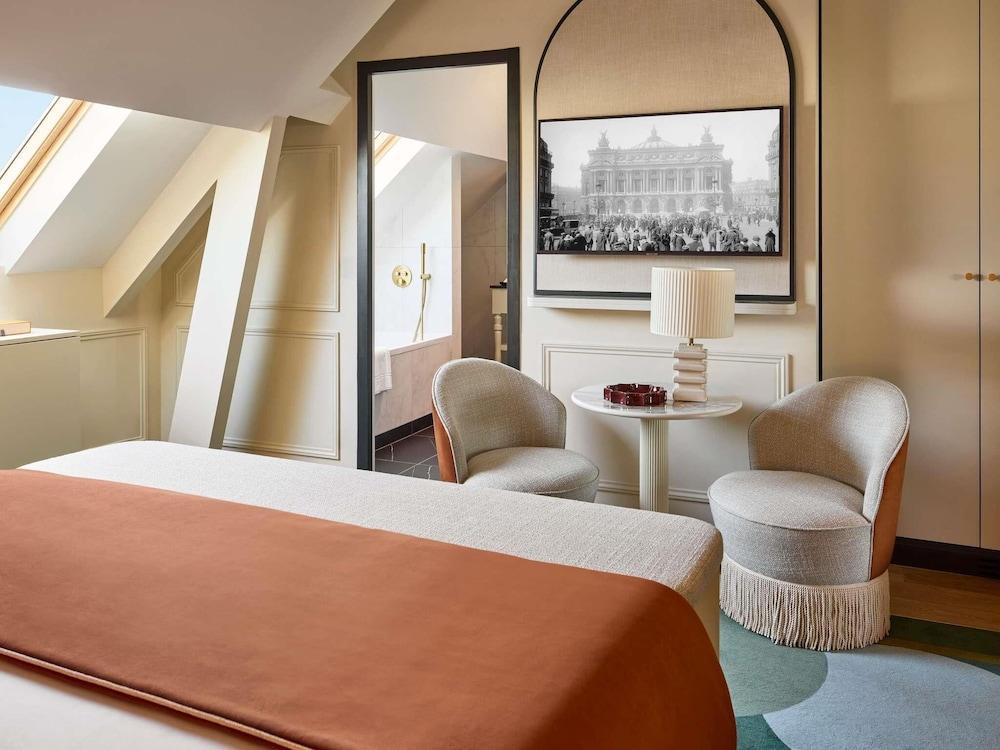 l'Echiquier Opéra Hotel Paris - MGallery Collection Room Type - Deluxe Room, 1 King Bed, City View