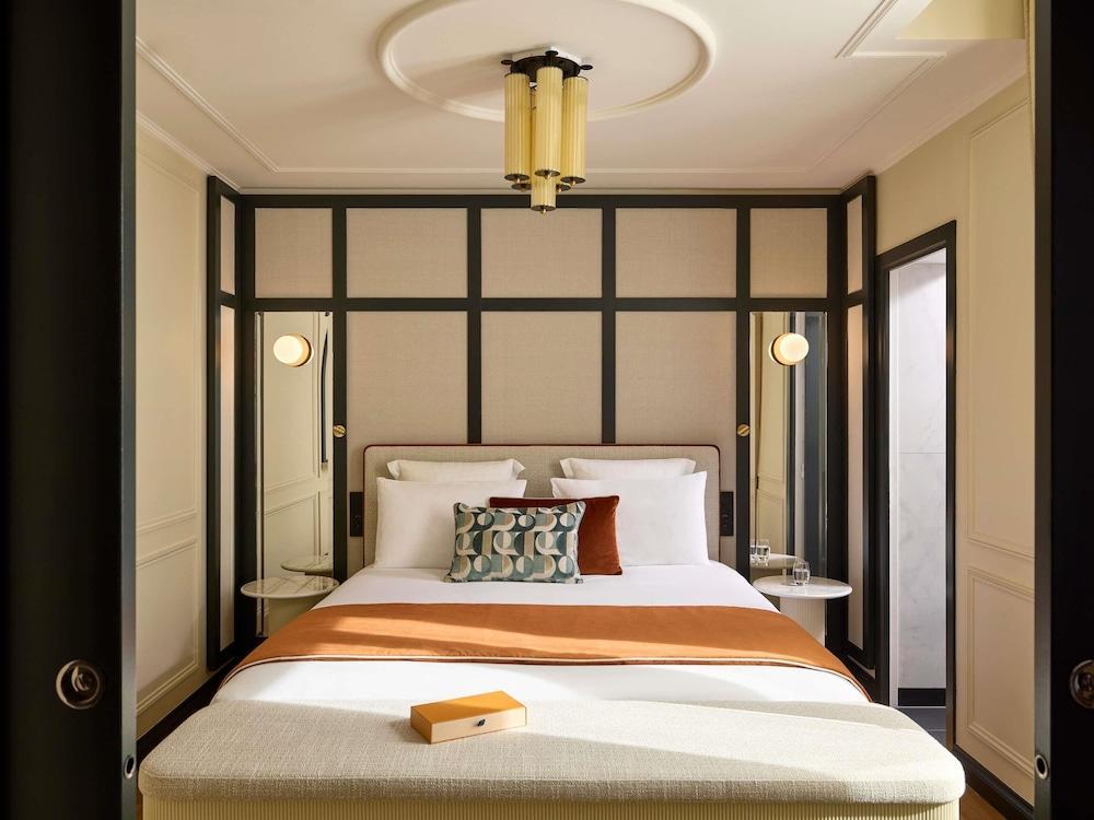 l'Echiquier Opéra Hotel Paris - MGallery Collection Room Type - Deluxe Suite, 1 King Bed, 2 Bathrooms