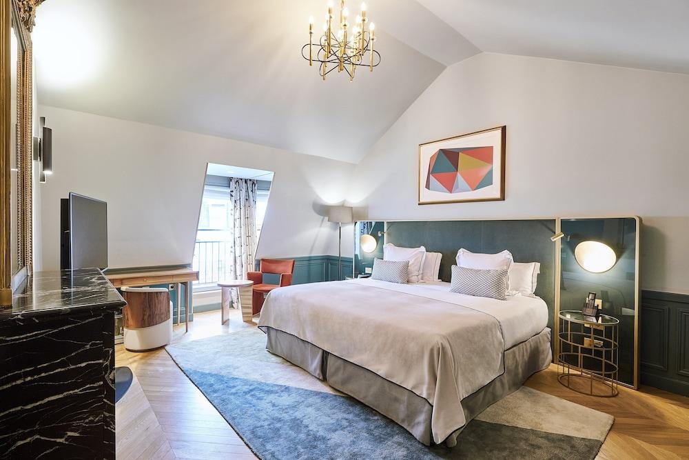 Grand Powers Room Type - Executive Room, 1 King Bed