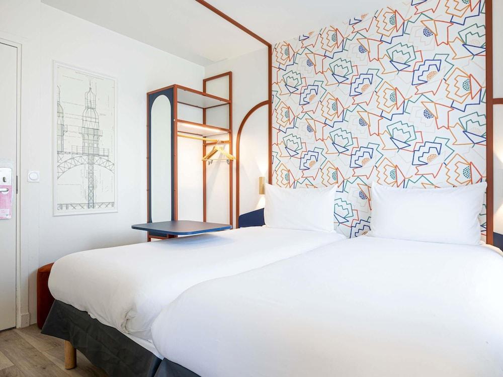 ibis Styles Paris Eiffel Cambronne Room Type - Standard Room, 2 Twin Beds