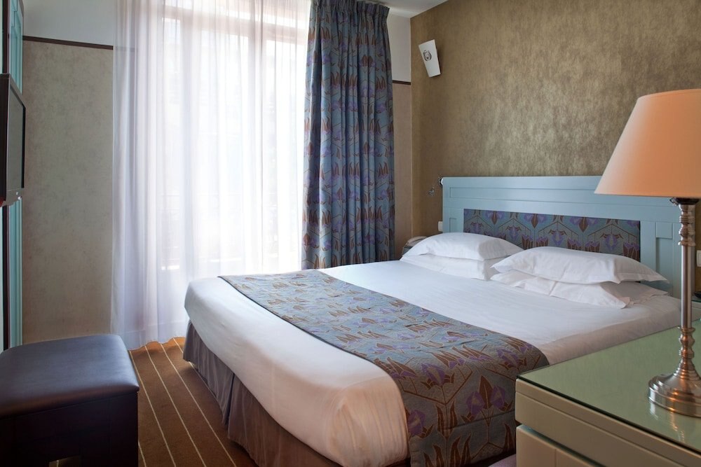 Hotel Eiffel Seine Room Type - Classic Room