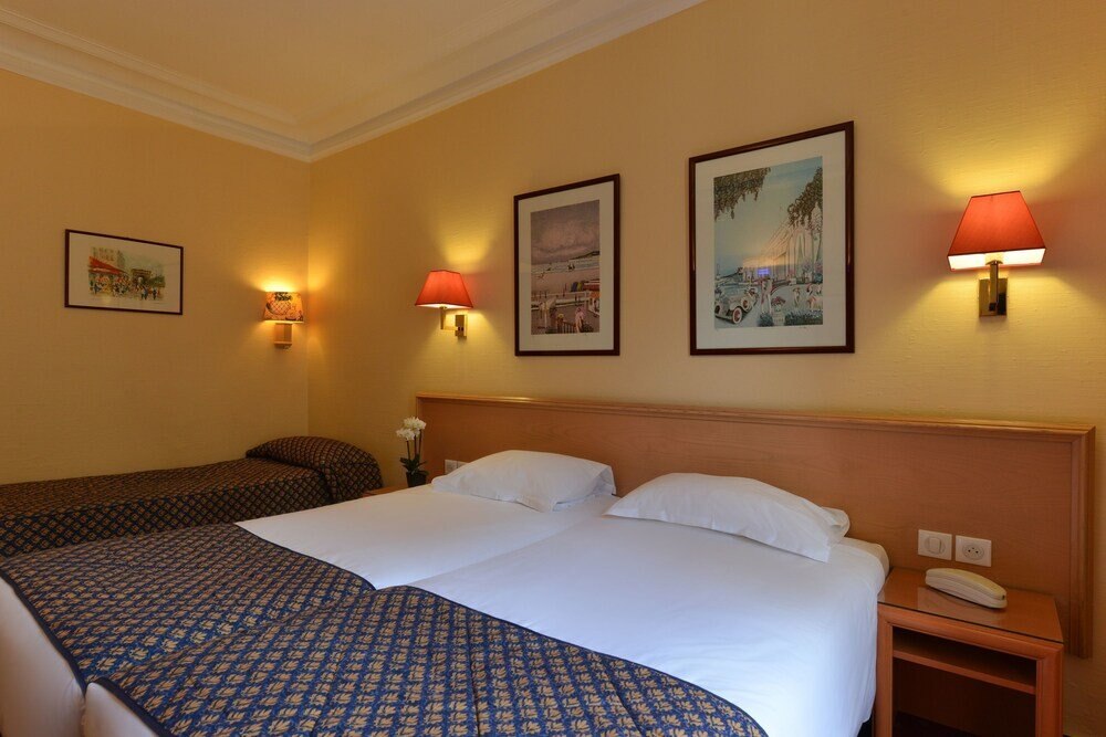 Résidence du Pré Room Type - Triple Room, Non Smoking, Private Bathroom