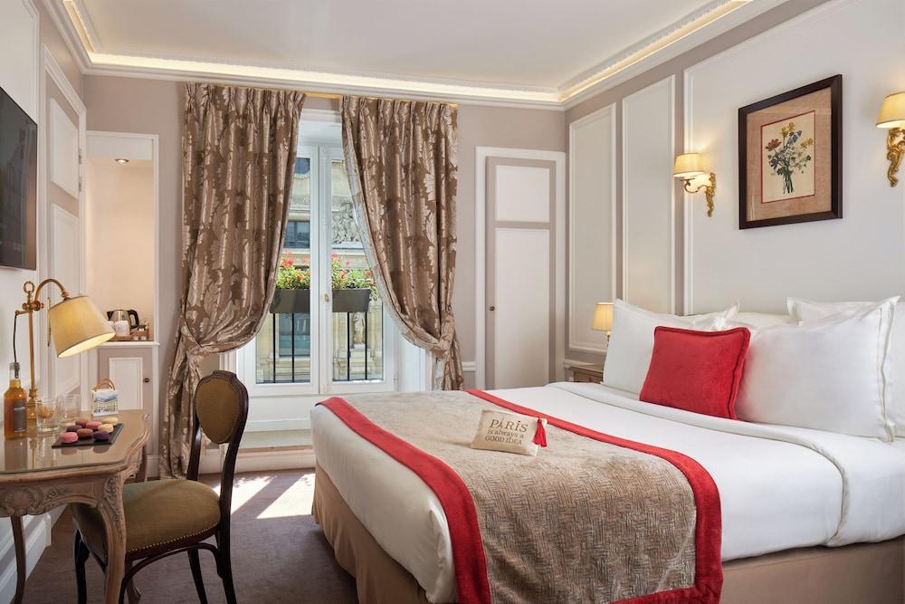 Hotel Regina Louvre Room Type - Louvre Superior Room