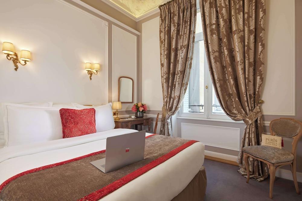 Hotel Regina Louvre Room Type - Superior Room