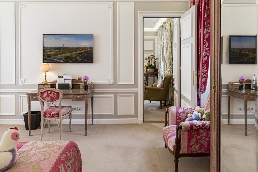 Hotel Regina Louvre Room Type - Family Room