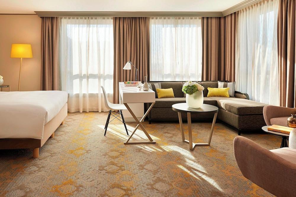 Renaissance Paris La Defense Hotel by Marriott Room Type - Junior Suite, 1 King Bed with Sofa bed