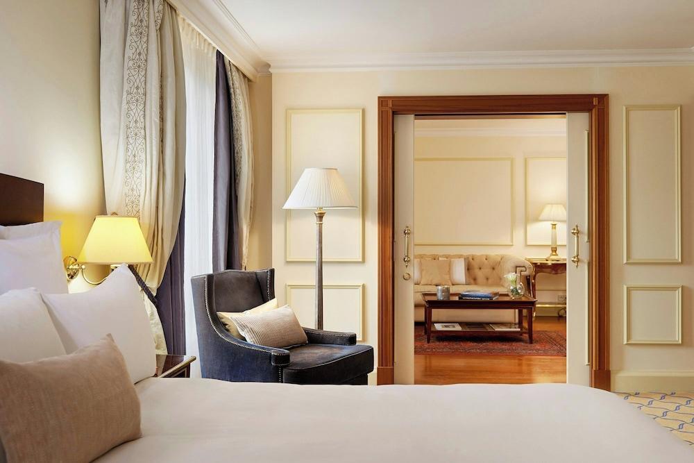 Renaissance Paris La Defense Hotel by Marriott - Tap to explore photos