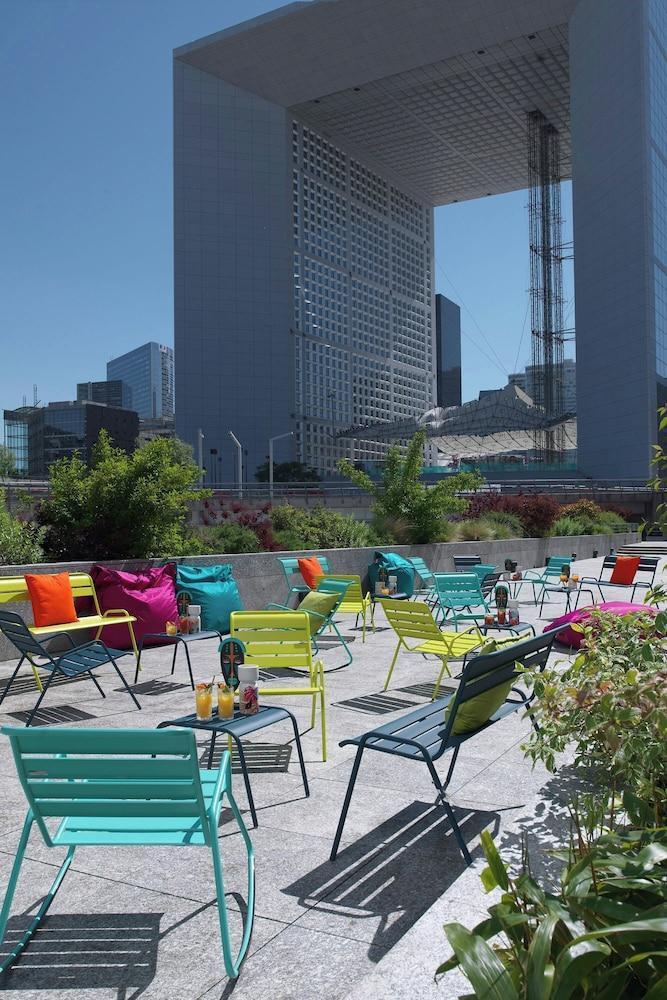 Renaissance Paris La Defense Hotel by Marriott - Tap to explore photos