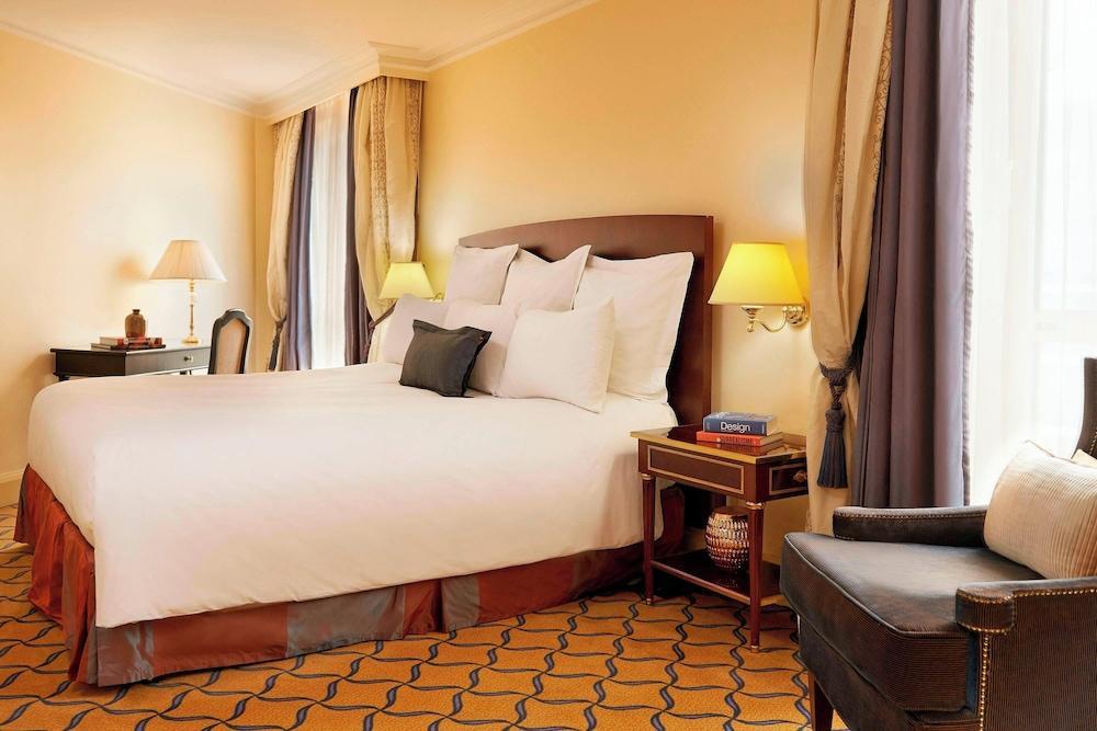 Renaissance Paris La Defense Hotel by Marriott Room Type - Suite, 1 Bedroom