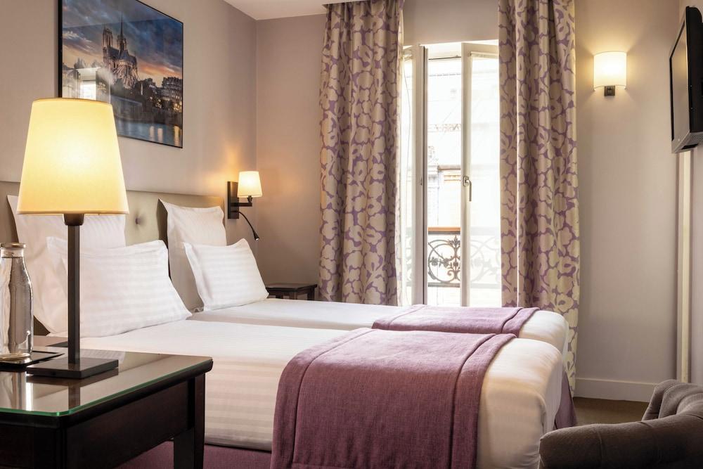 Hôtel Le Relais Saint Charles Room Type - Classic Twin Room Beautiful View of the Eiffel Tower