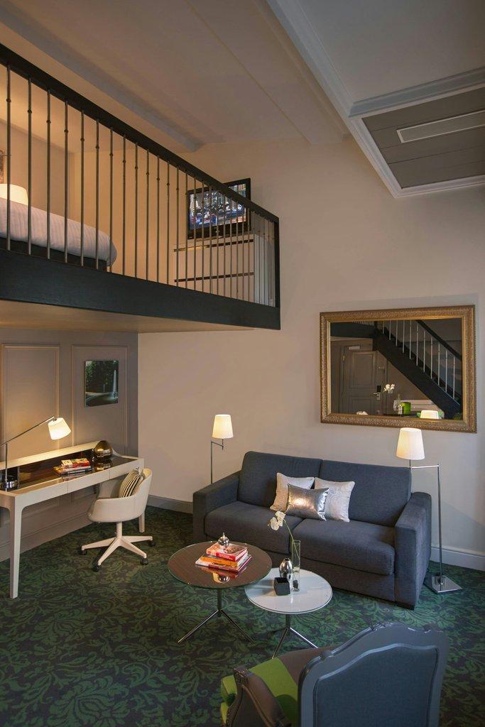 Renaissance Paris Le Parc Trocadero Hotel - Tap to explore photos