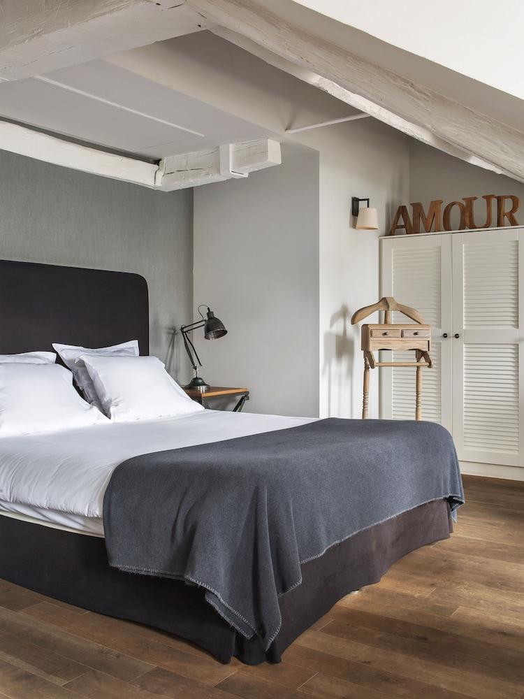New Hotel Roblin La Madeleine Room Type - Suite